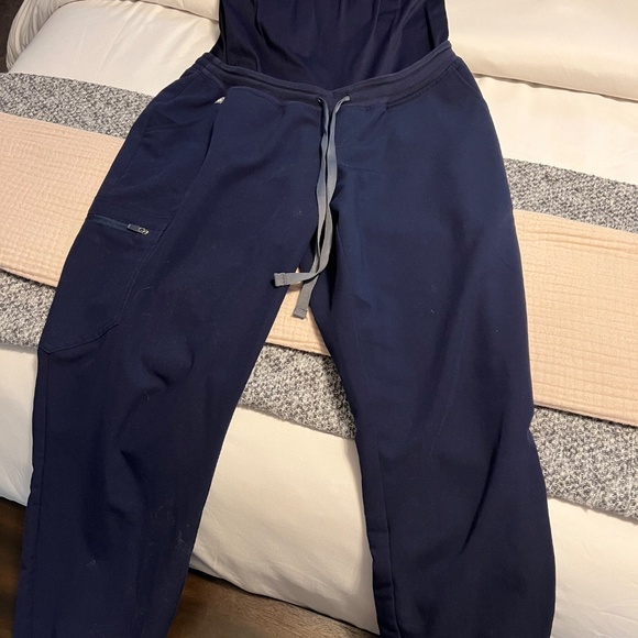 Figs Zamora Maternity Jogger Scrub Pants - Picture 2 of 5